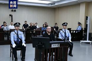 记者：无论对阵瓦伦西亚结果如何，拉波尔塔都不会解雇哈维